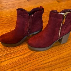 Nature Breeze brand maroon platform ankle boots